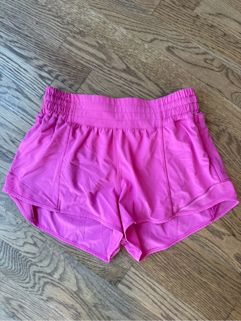 Lululemon “Hotty Hot” high rise short. Size 6.